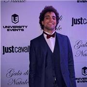 Studente di giurisprudenza impartisce lezioni di latino, italiano e materie affini per studenti di scuole superiori